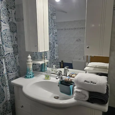 בית נופש Olives House קרי